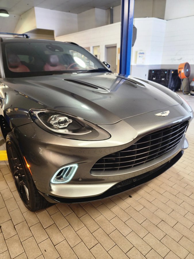 Aston Martin DBX